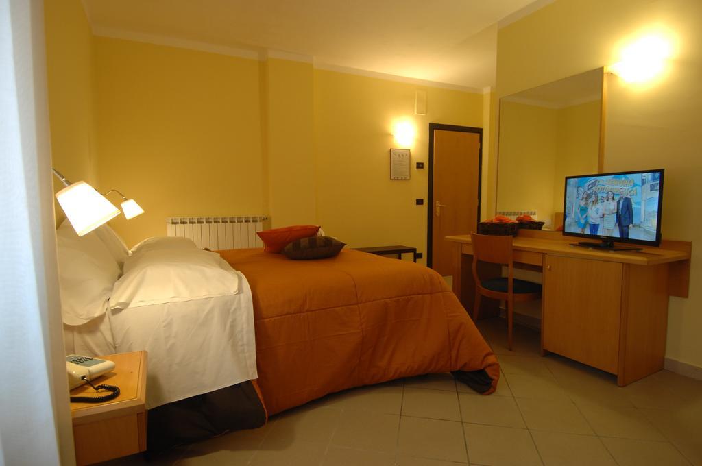 Hotel Arimannia 카라마니코 테르메 객실 사진