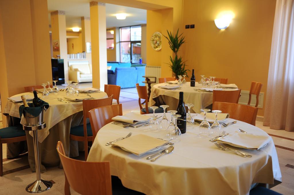 Hotel Arimannia 카라마니코 테르메 외부 사진