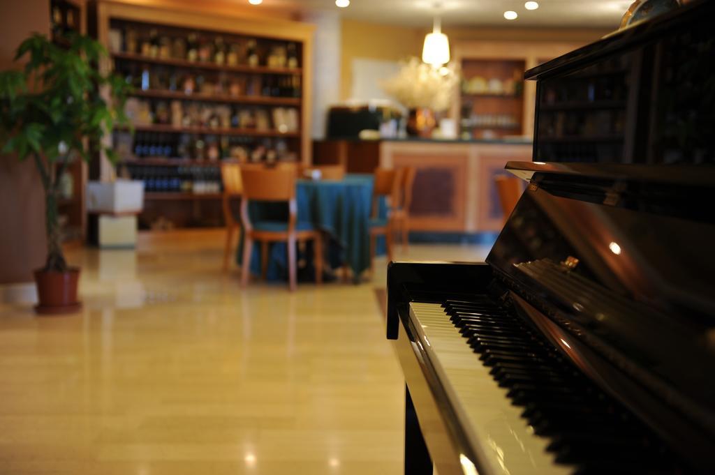 Hotel Arimannia 카라마니코 테르메 외부 사진