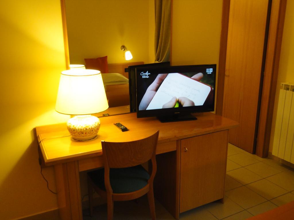 Hotel Arimannia 카라마니코 테르메 외부 사진