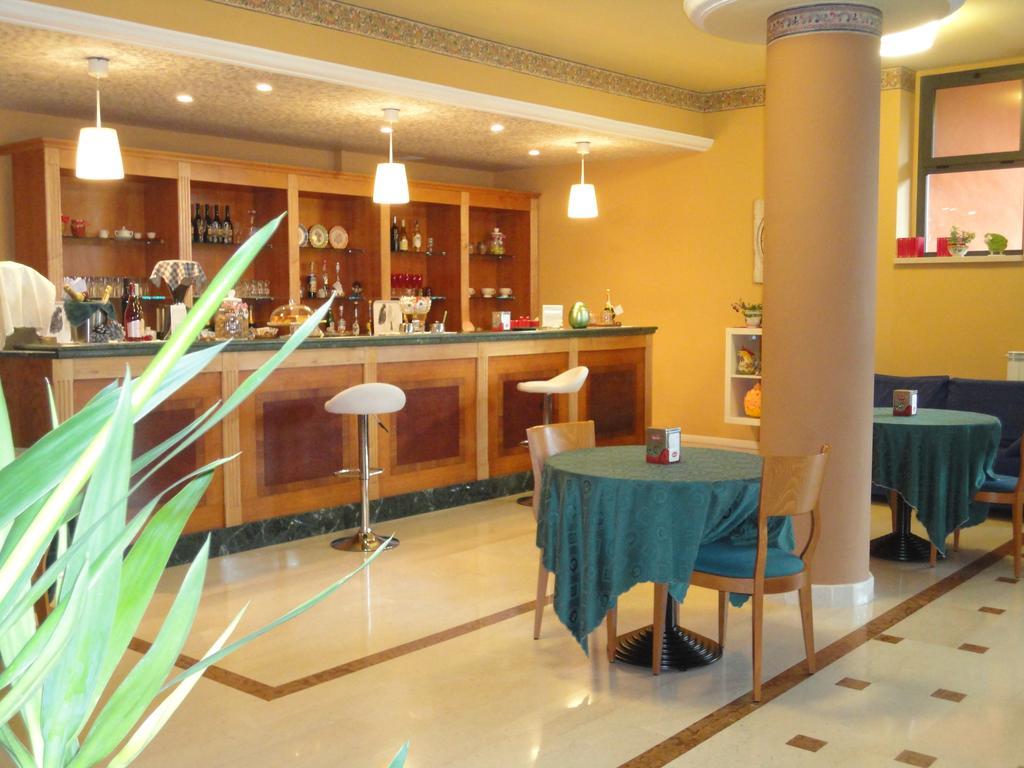 Hotel Arimannia 카라마니코 테르메 외부 사진
